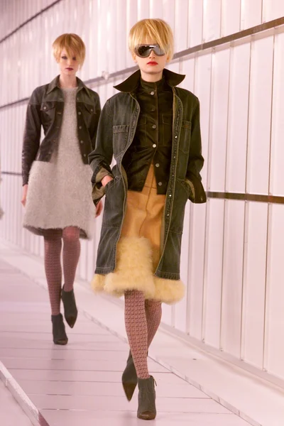 Look 37